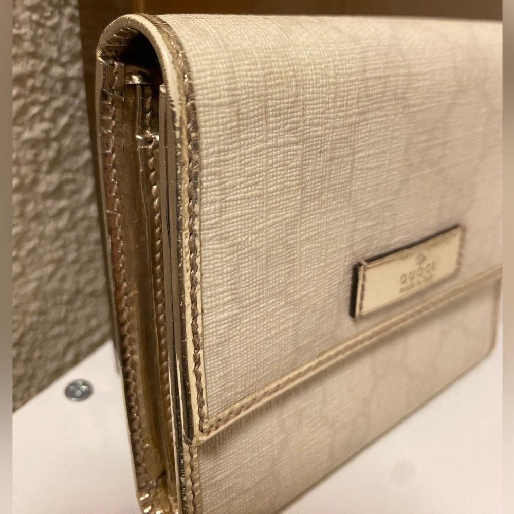 Gucci Beige Monogram Small Fold Wallet with Metallic Trim - Picture 2 of 16